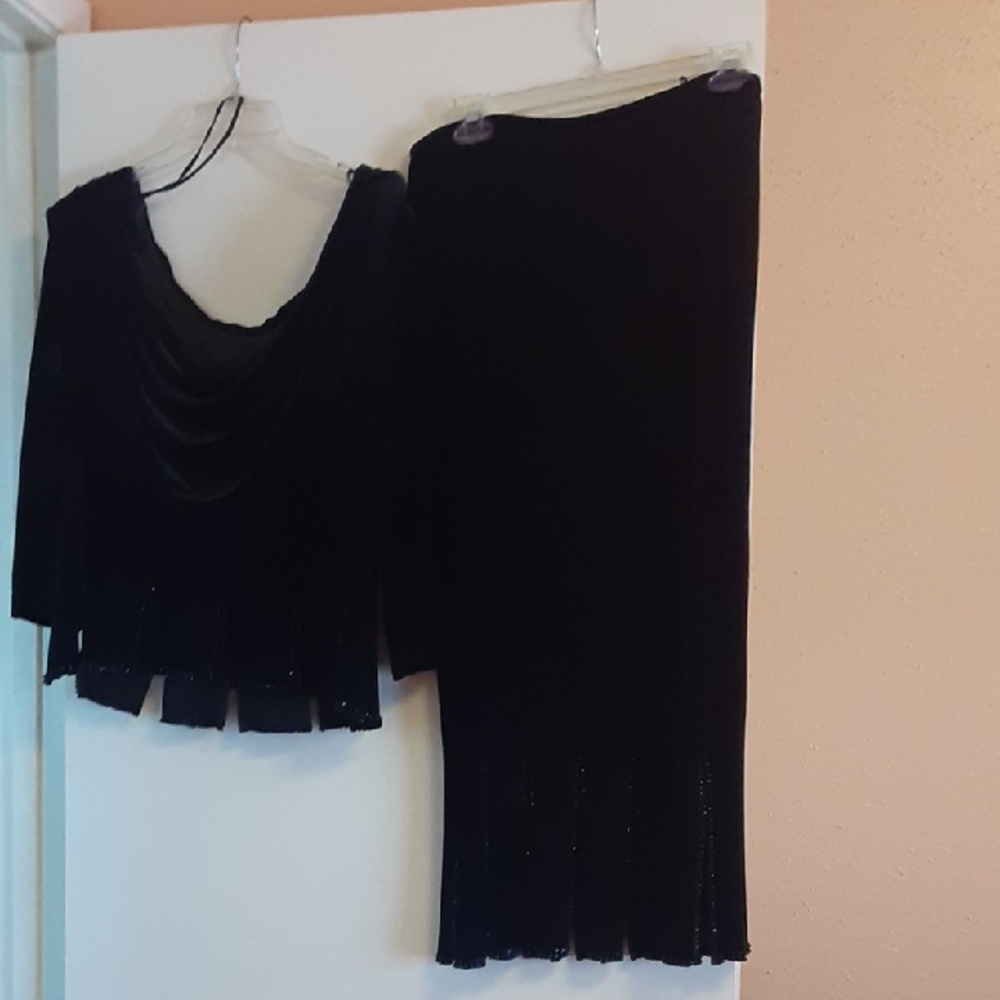 MSK Black Midi Skirt